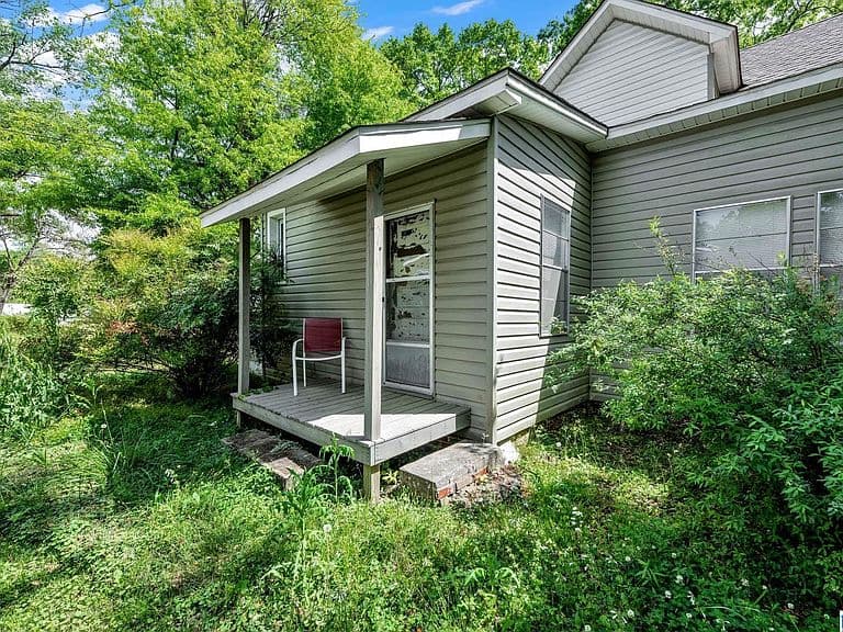 Listing photo 5