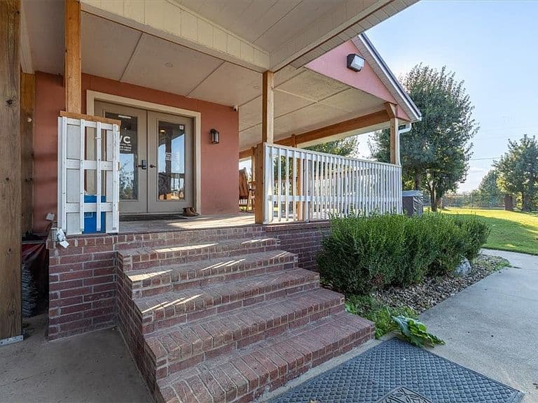 Listing photo 4