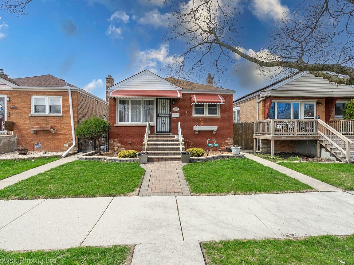 Primary listing photo