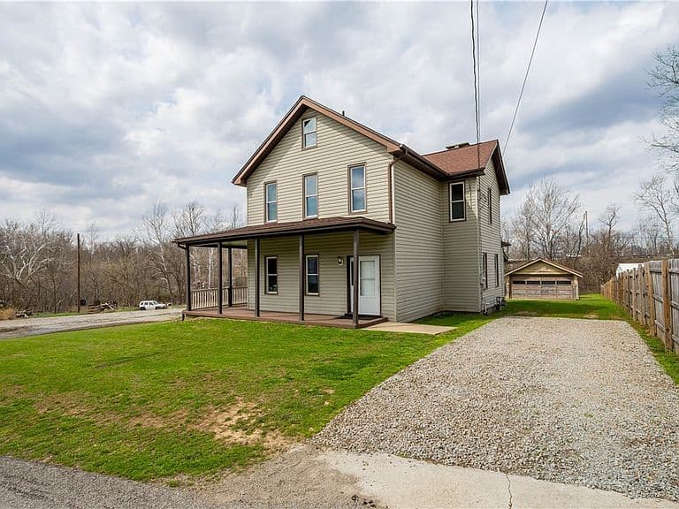 Listing photo 4