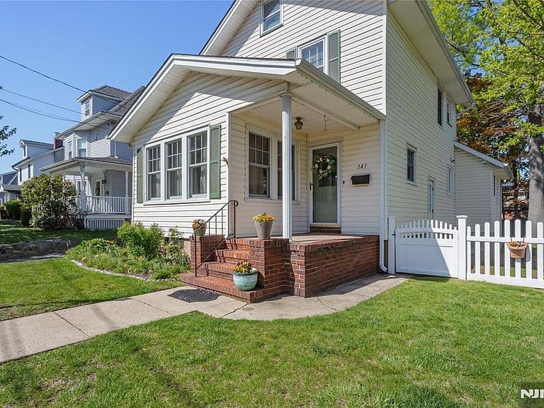 Listing photo 4