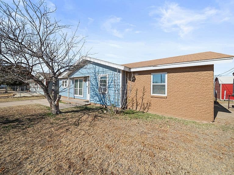 Listing photo 3