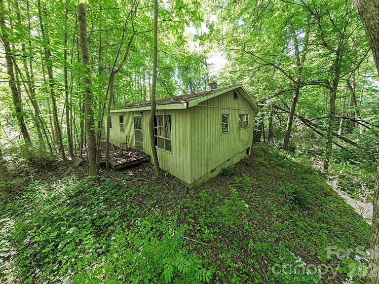 Listing photo 4