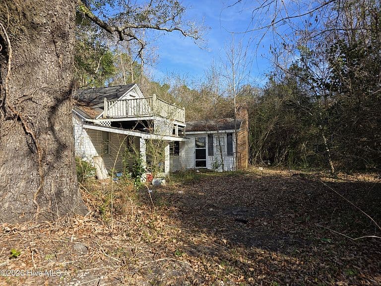 Listing photo 5