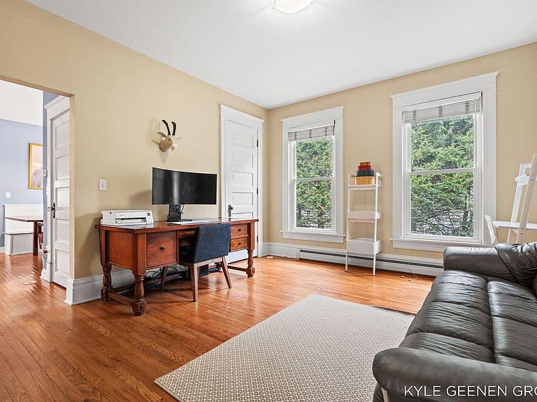 Listing photo 4