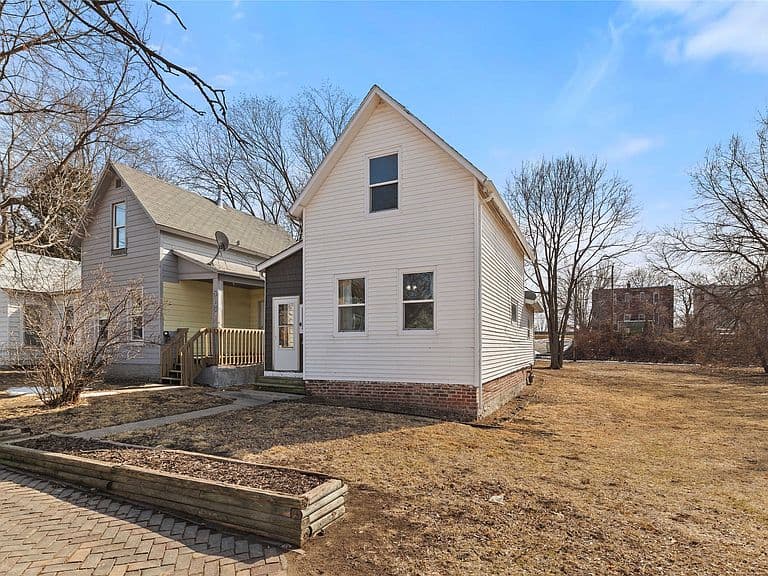 Listing photo 4