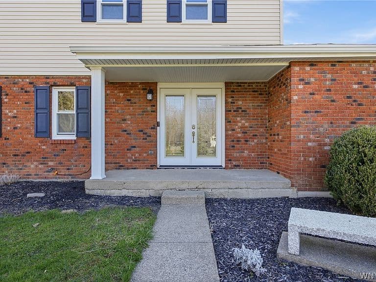 Listing photo 4