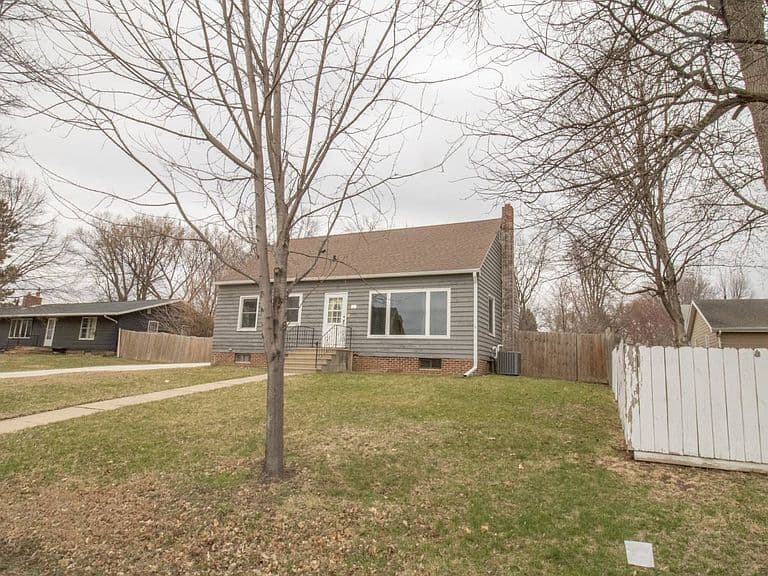 Listing photo 3