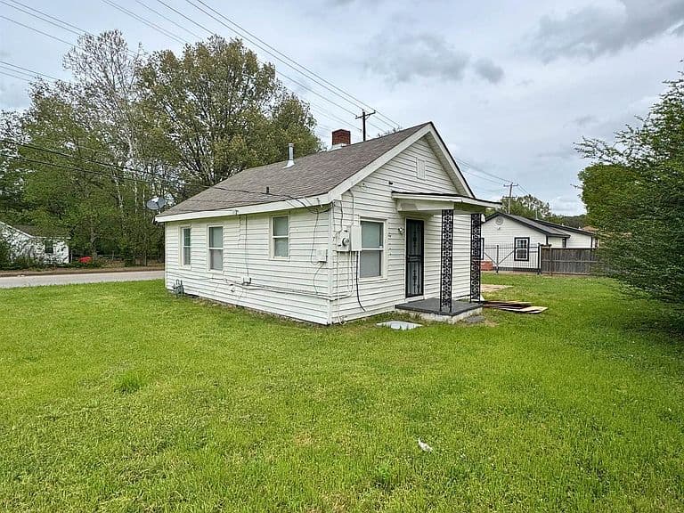 Listing photo 3