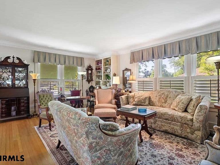 Listing photo 5