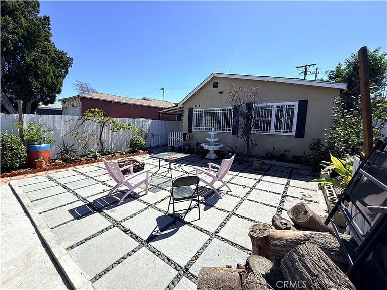 Listing photo 3