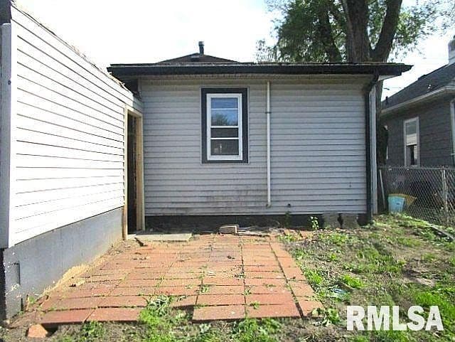 Listing photo 2