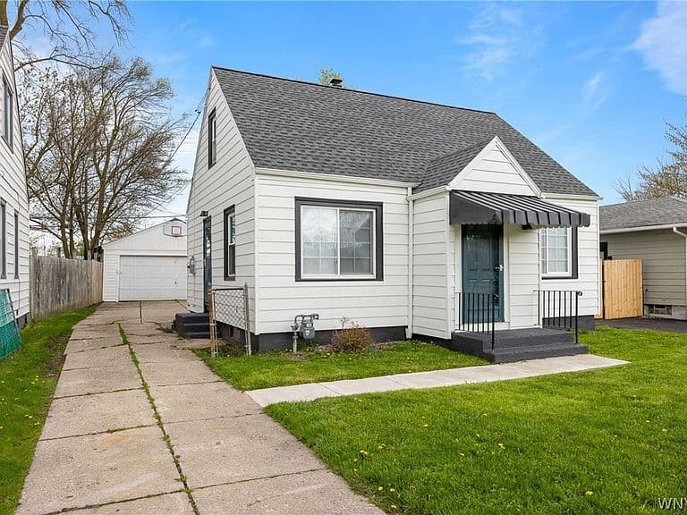 Listing photo 2