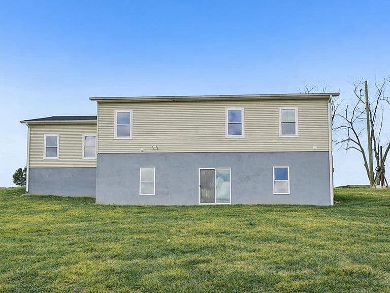 Listing photo 5