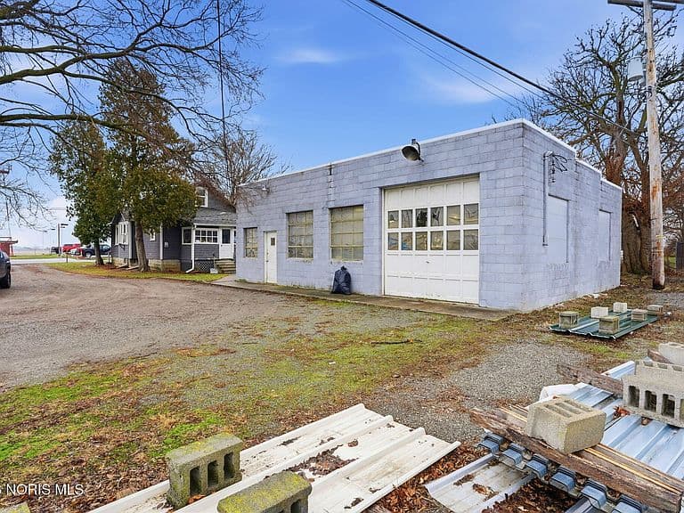 Listing photo 5
