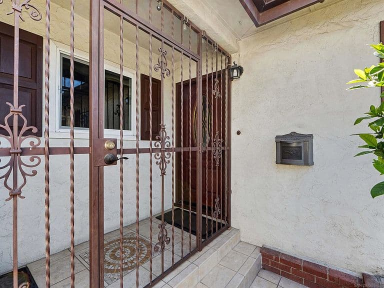 Listing photo 4