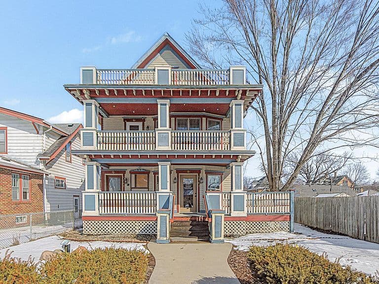 Listing photo 2