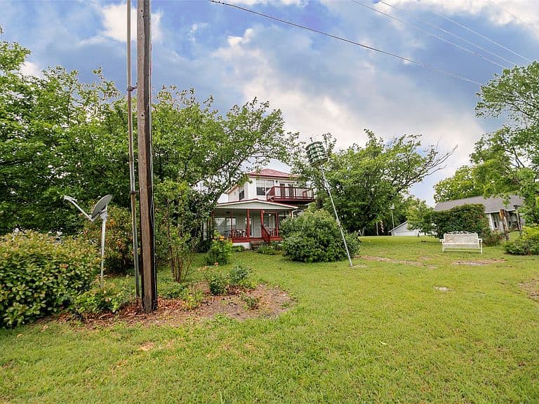 Listing photo 5