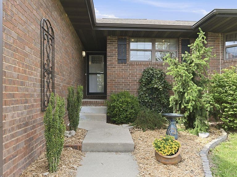 Listing photo 4