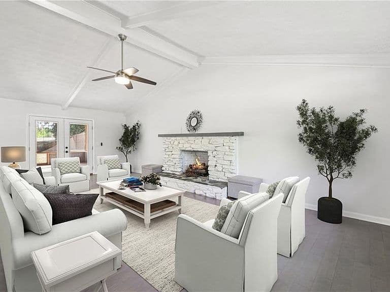 Listing photo 4
