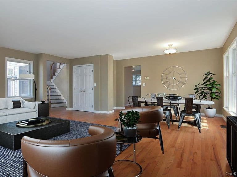 Listing photo 4