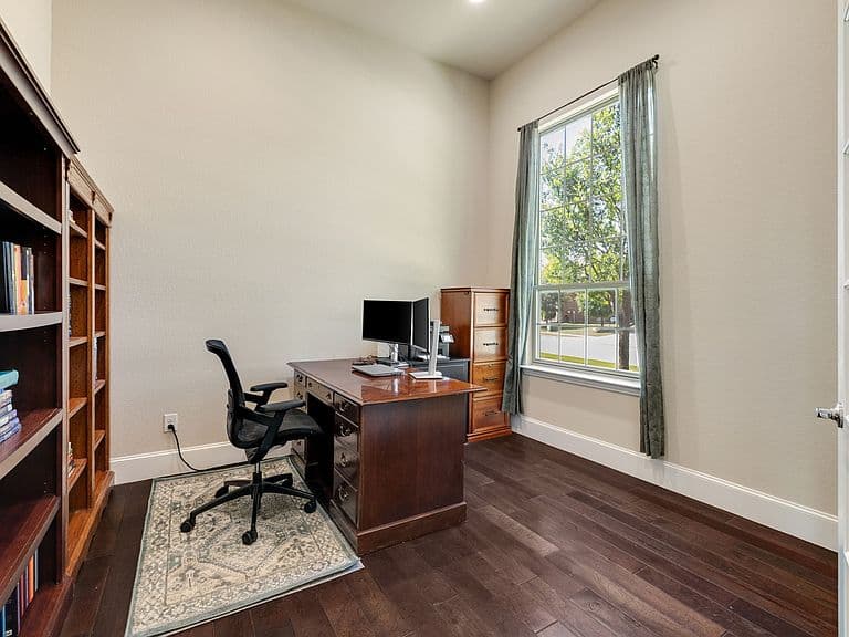 Listing photo 4