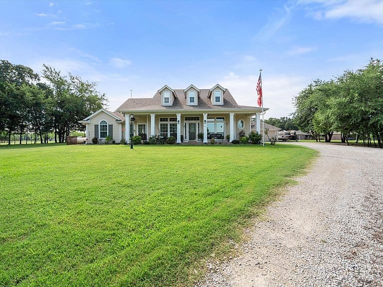 Listing photo 4