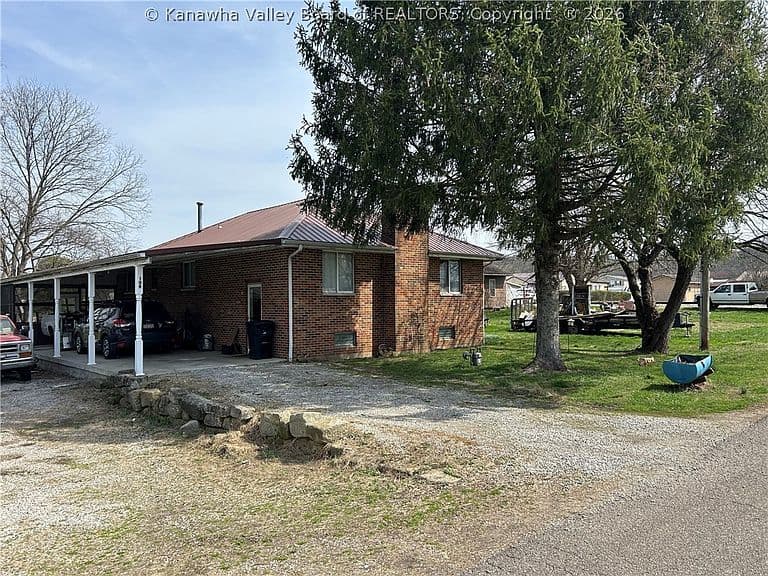 Listing photo 4