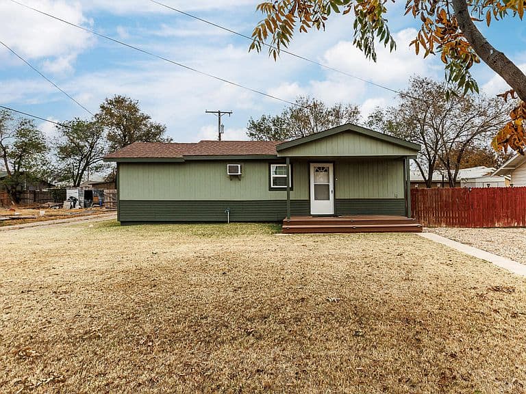 Listing photo 3