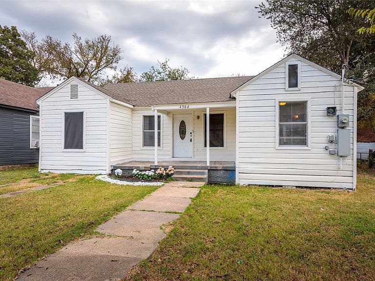 Listing photo 3