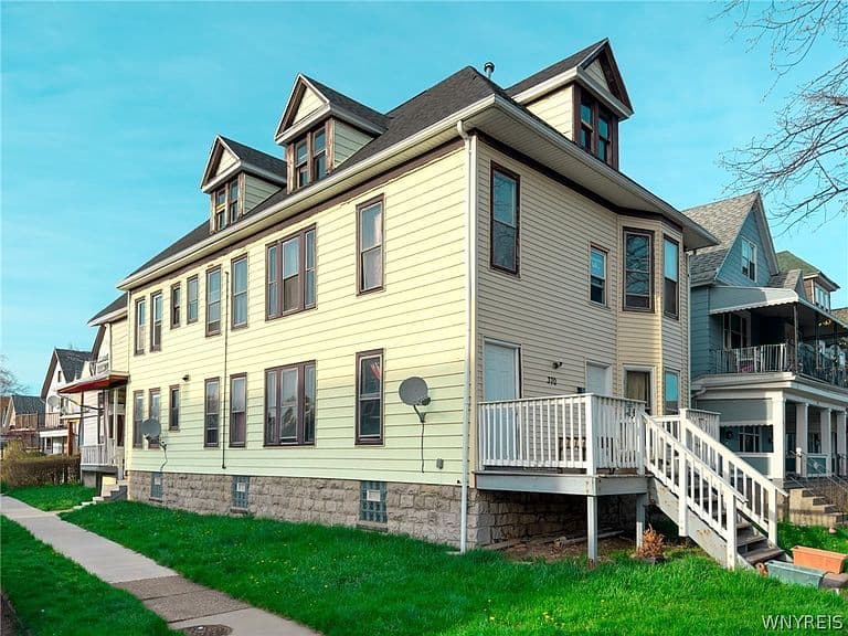 Listing photo 2