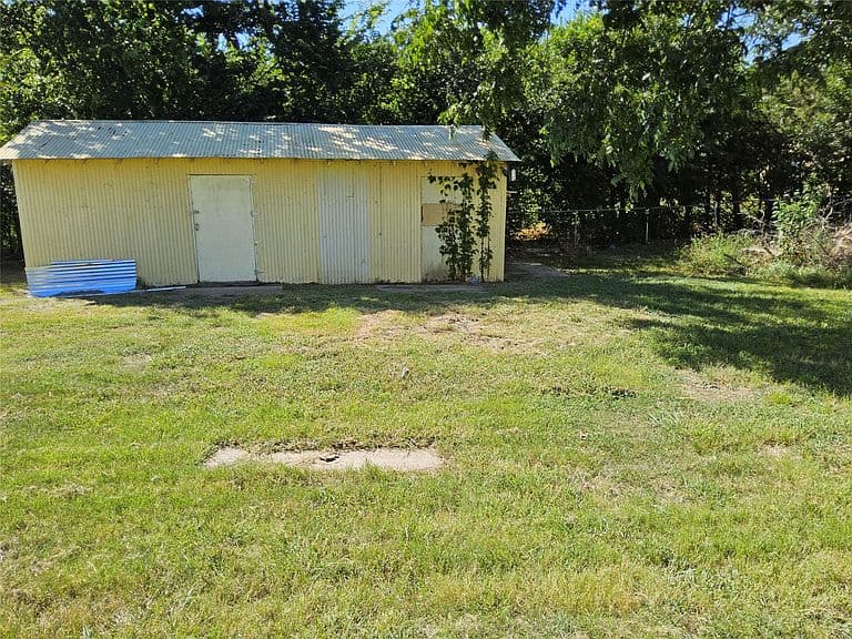 Listing photo 4
