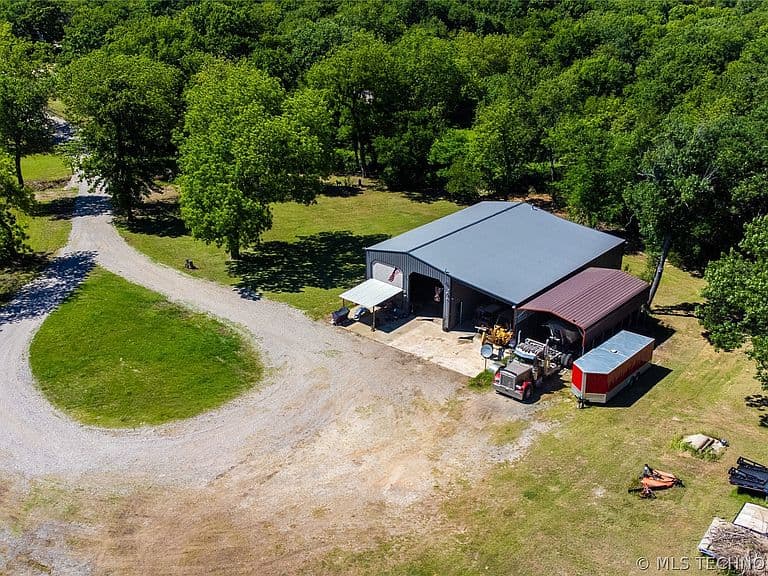 Listing photo 3