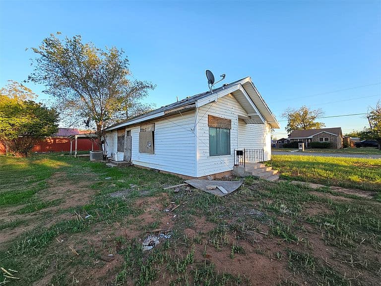 Listing photo 2
