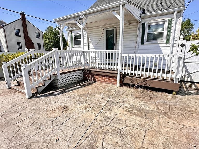 Listing photo 5