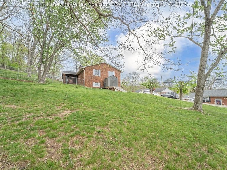 Listing photo 5