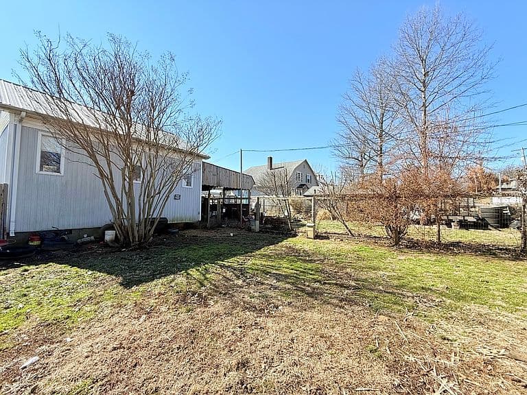 Listing photo 5