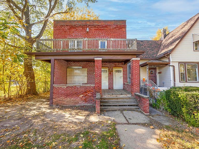 Listing photo 3