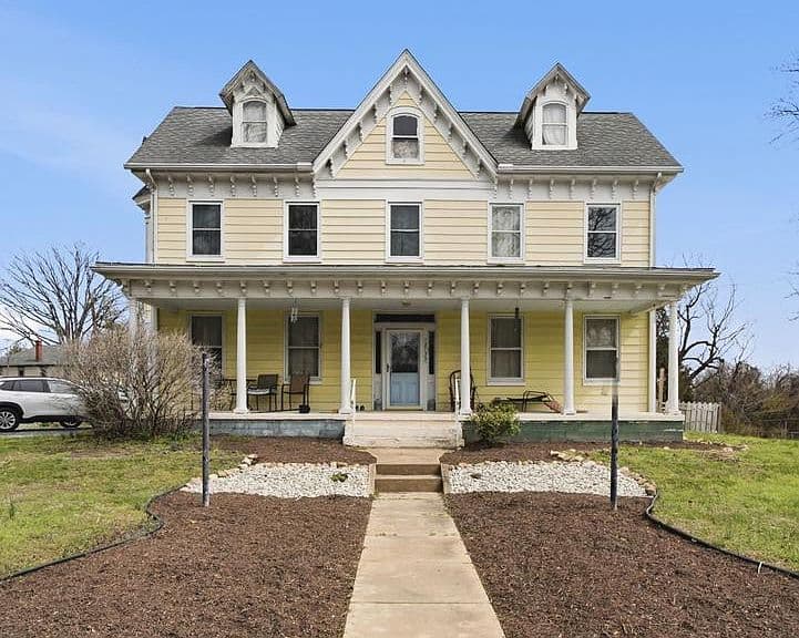 Listing photo 3