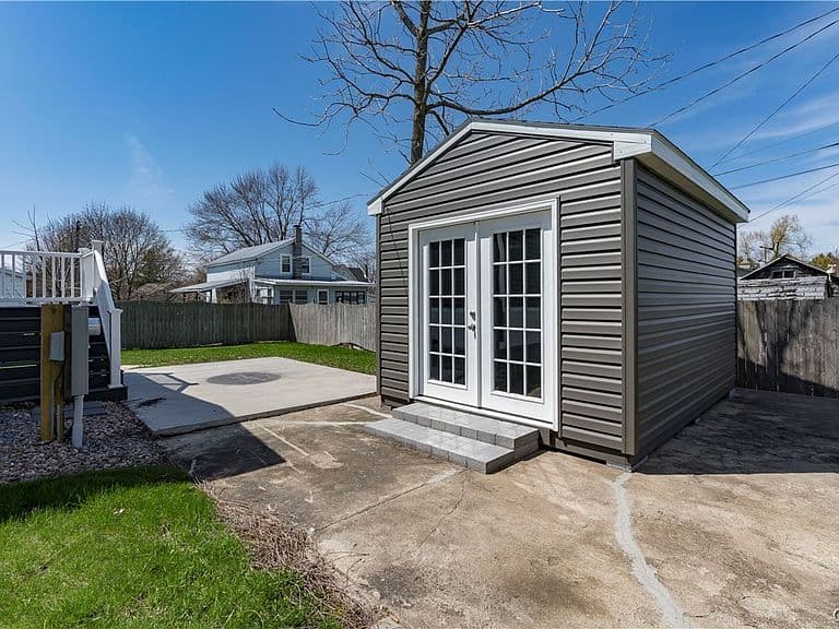 Listing photo 5