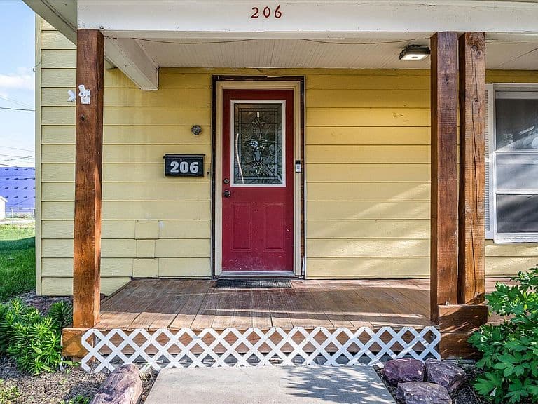 Listing photo 4