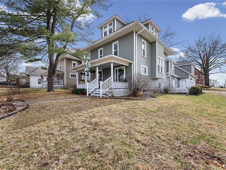 Listing photo 2