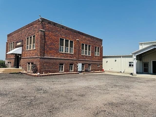 Listing photo 3