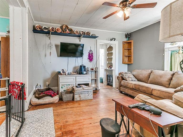 Listing photo 5