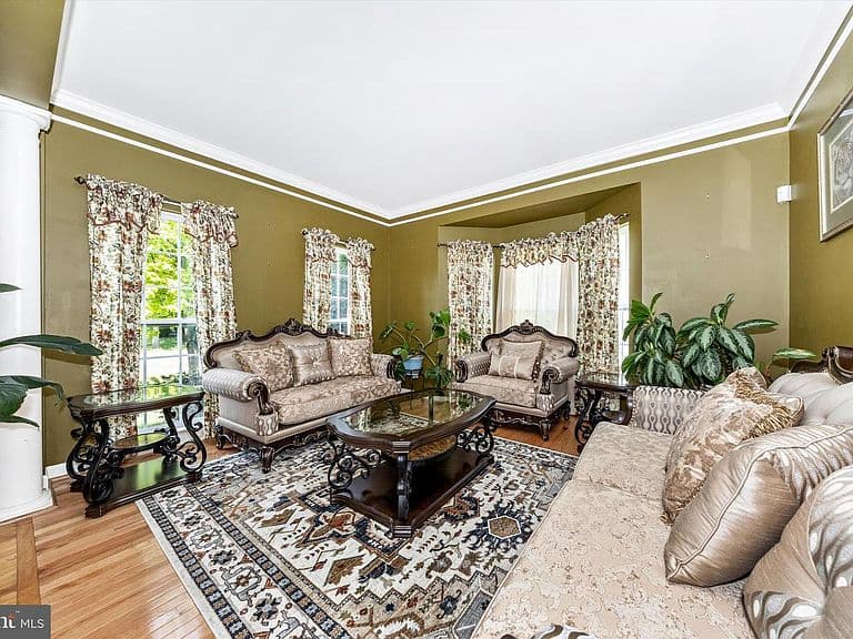 Listing photo 4