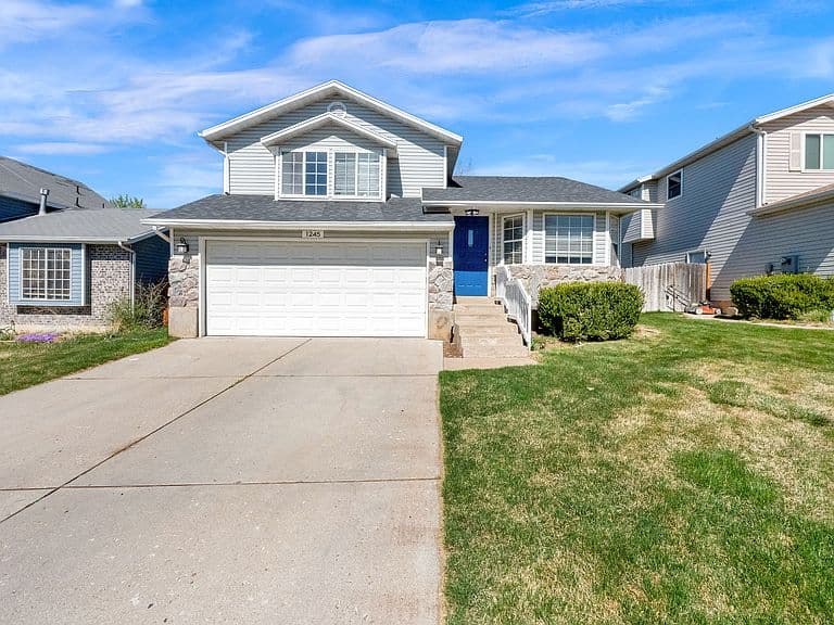 Listing photo 2