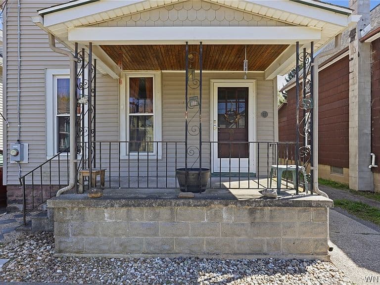 Listing photo 3