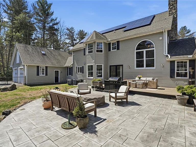 Listing photo 3
