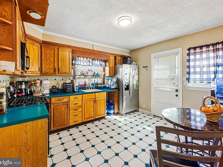 Listing photo 4