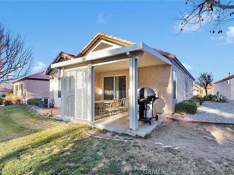 Listing photo 5